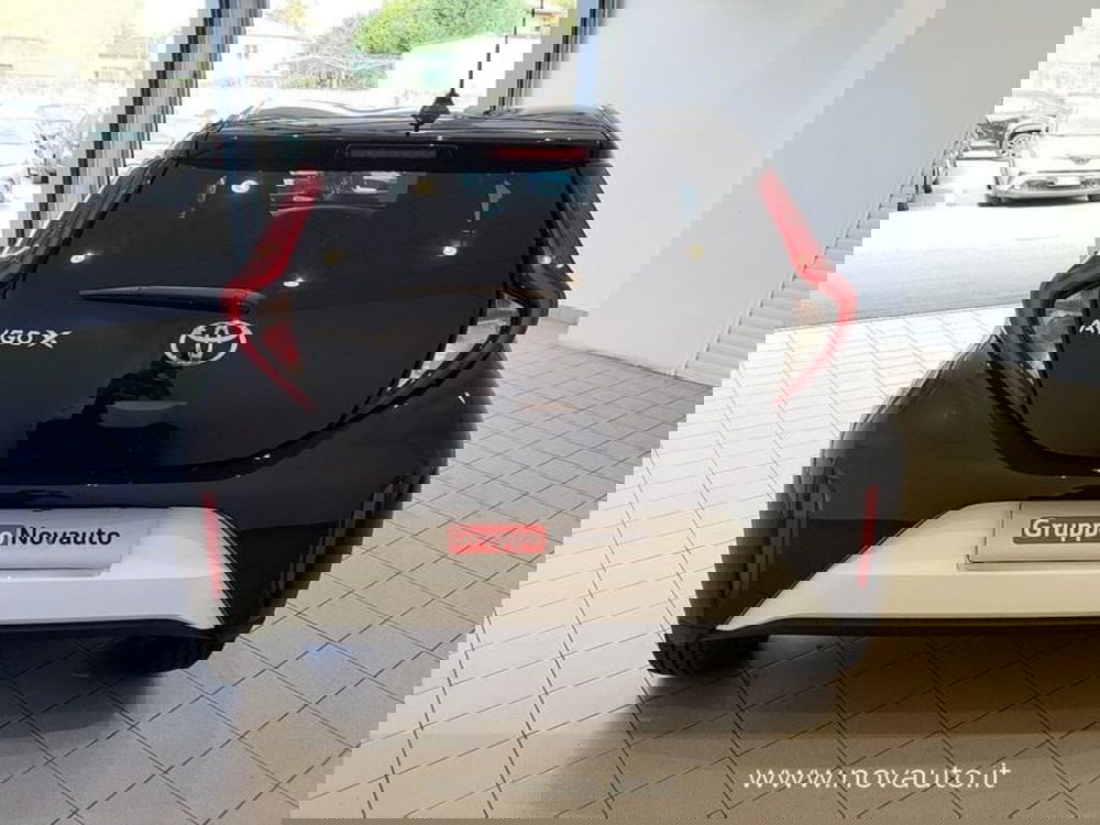 Toyota Aygo X nuova a Varese (5)