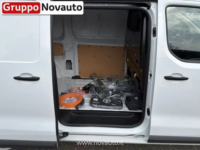 Toyota Proace nuova a Varese (12)