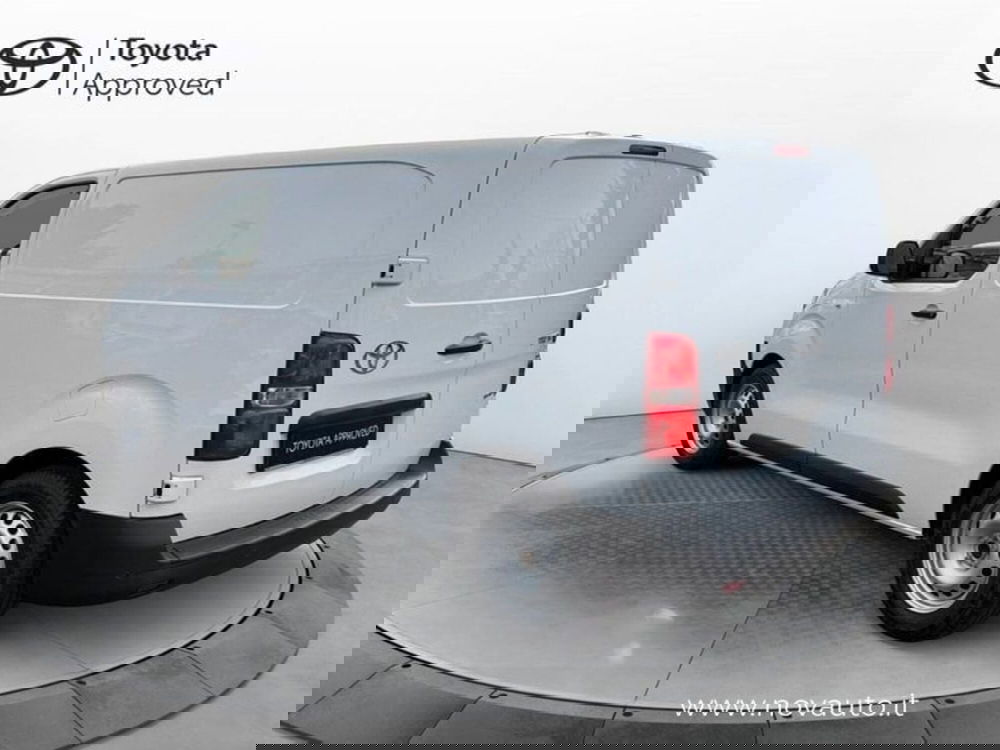 Toyota Proace nuova a Varese (3)