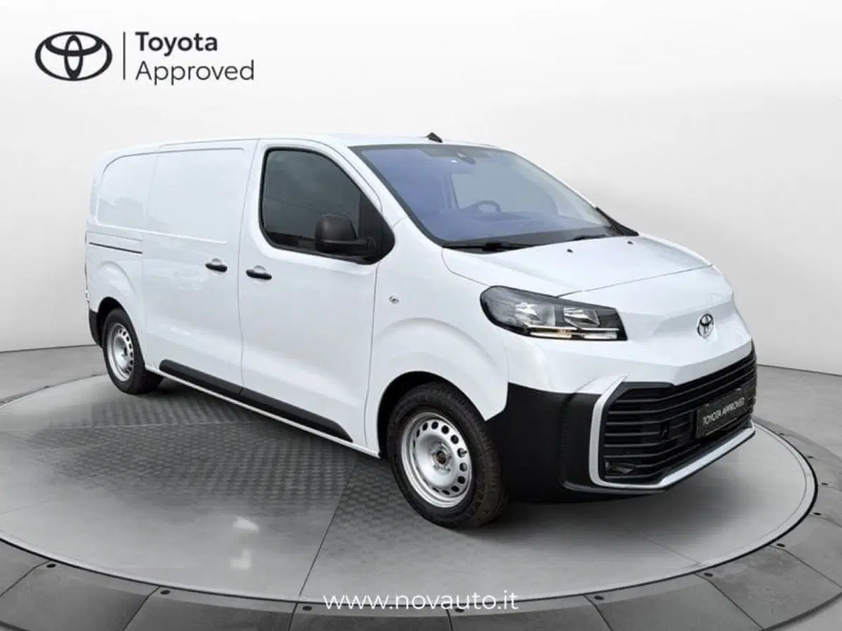 Toyota Proace nuova a Varese (4)