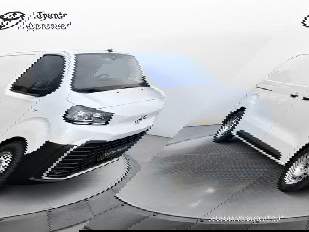 Toyota Proace nuova a Varese (4)