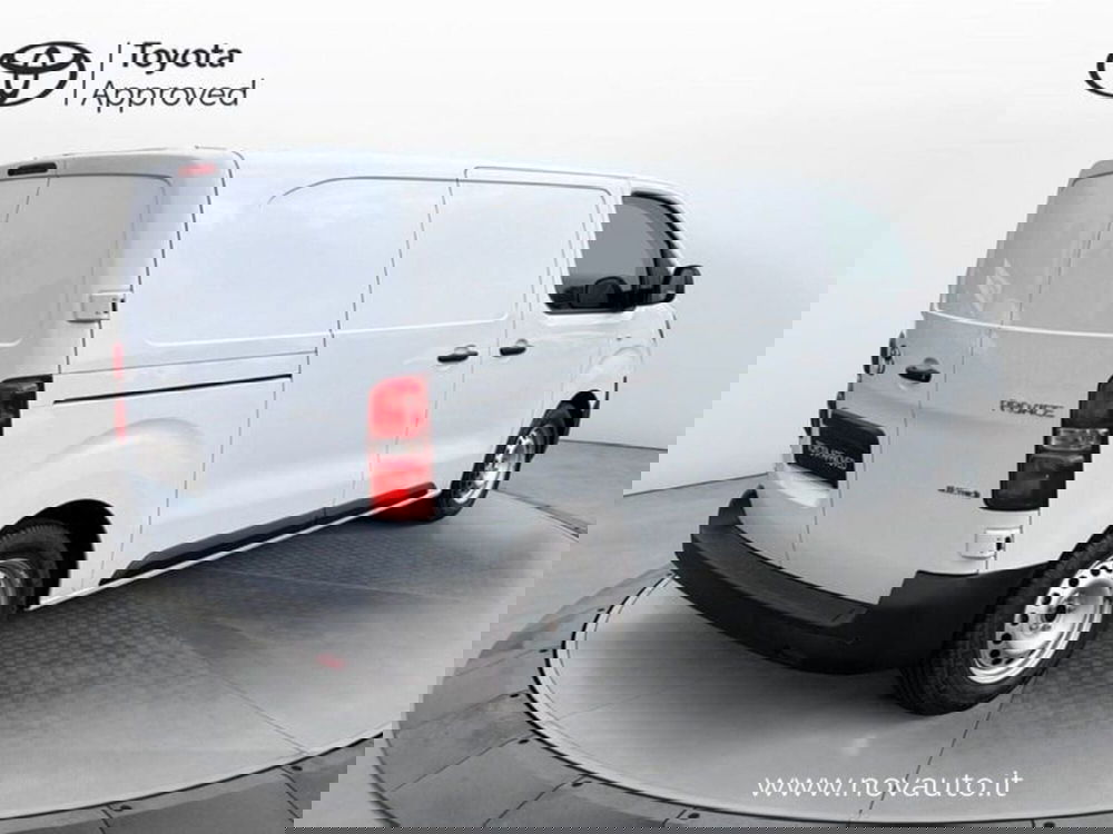 Toyota Proace nuova a Varese (5)