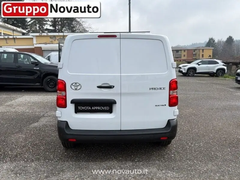 Toyota Proace nuova a Varese (8)
