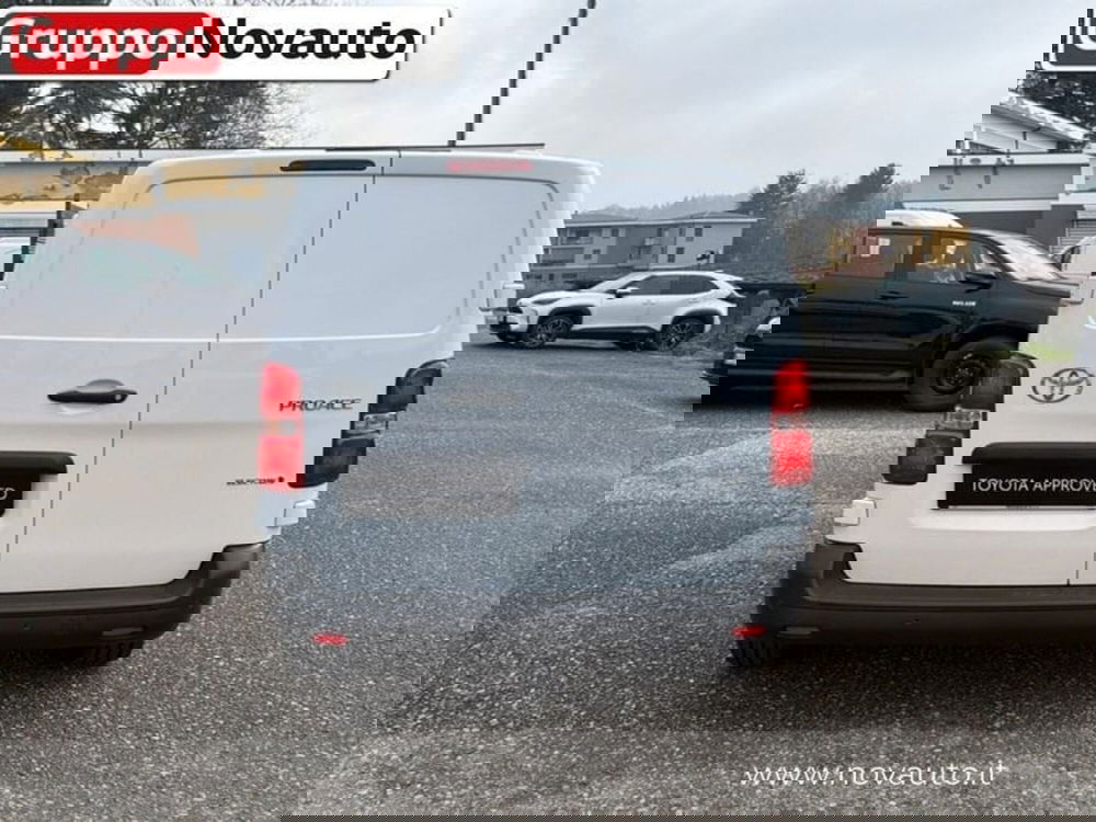 Toyota Proace nuova a Varese (8)