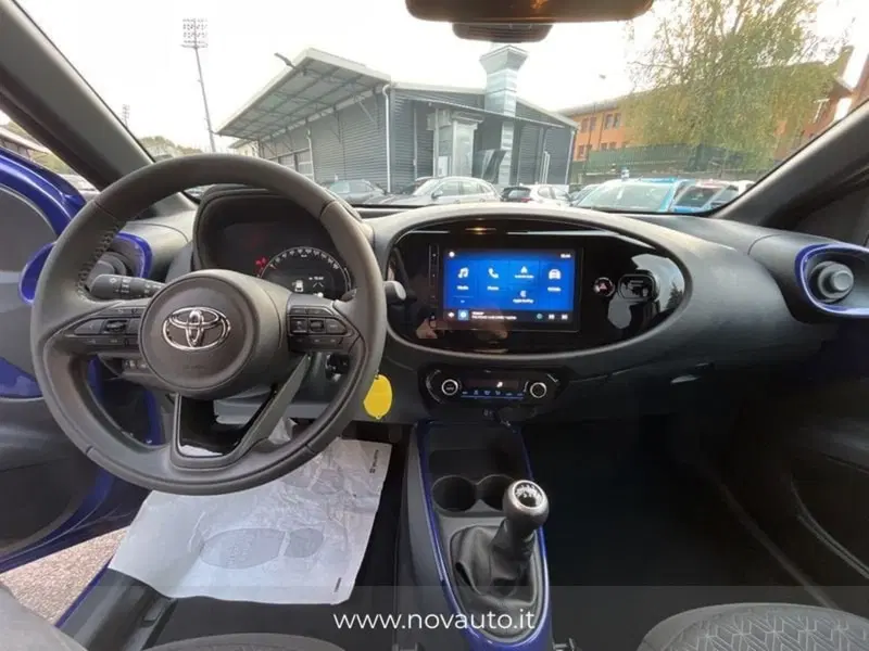 Toyota Aygo X nuova a Varese (10)