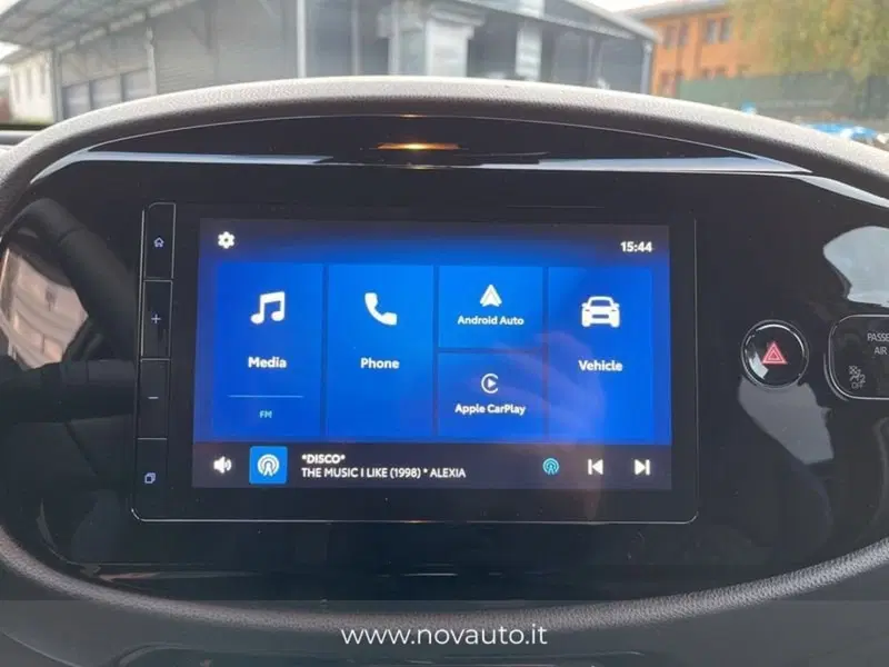 Toyota Aygo X nuova a Varese (13)