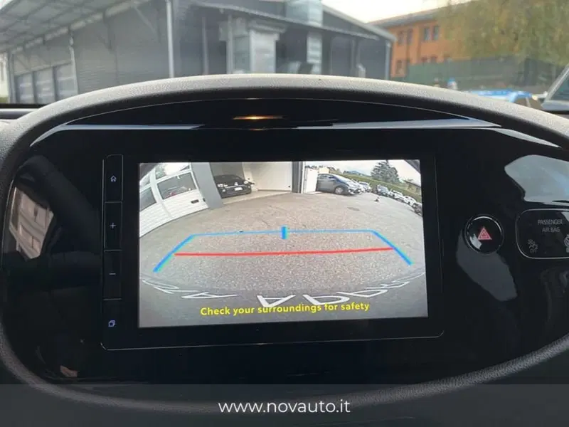 Toyota Aygo X nuova a Varese (14)