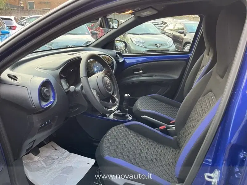 Toyota Aygo X nuova a Varese (17)