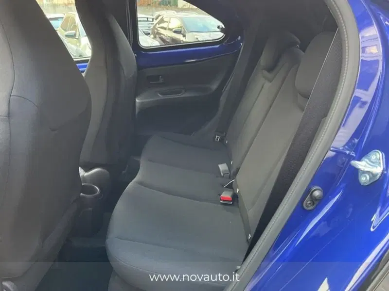 Toyota Aygo X nuova a Varese (18)