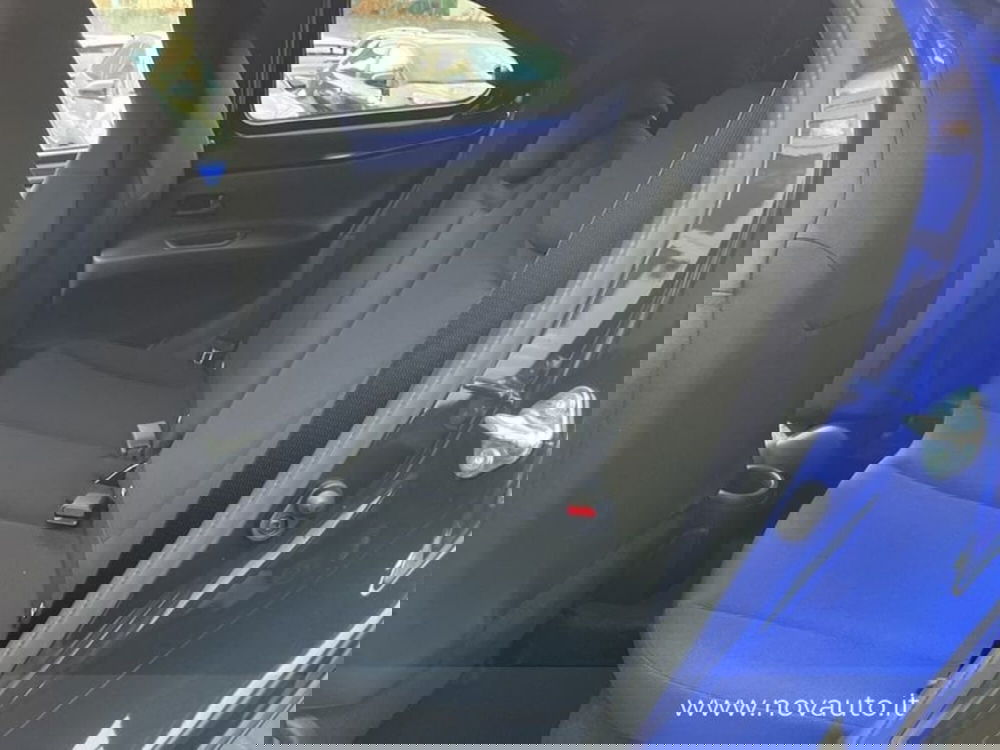 Toyota Aygo X nuova a Varese (18)