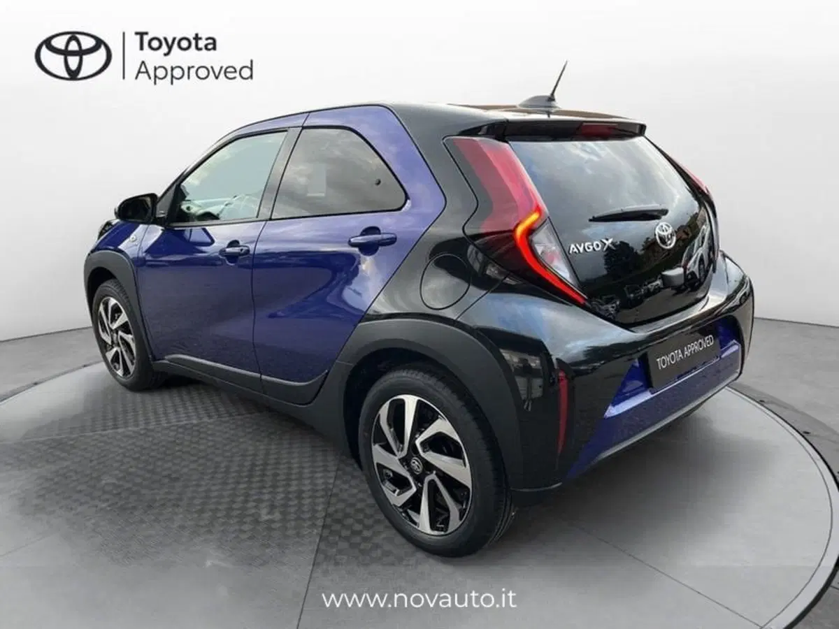 Toyota Aygo X nuova a Varese (2)