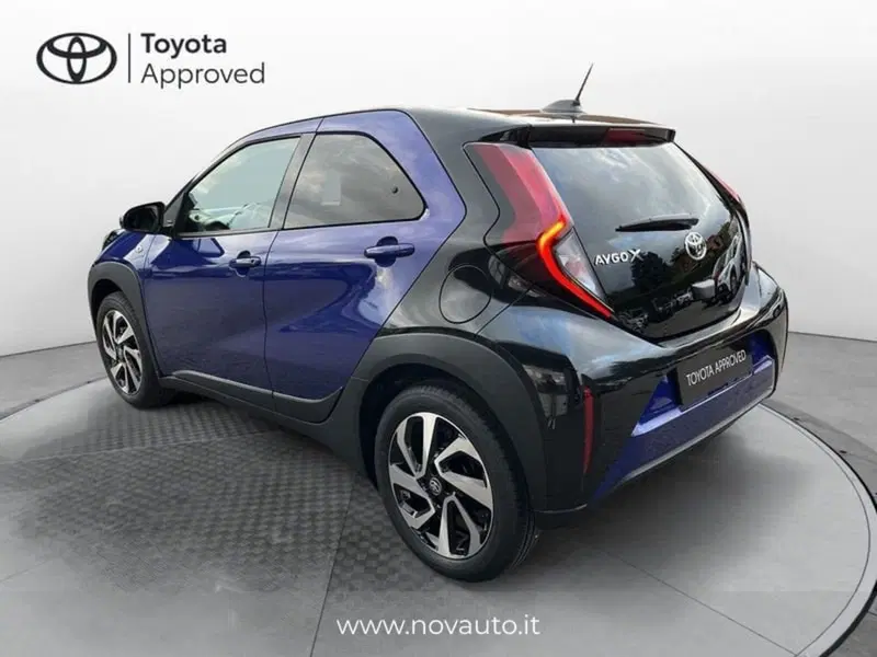 Toyota Aygo X nuova a Varese (2)