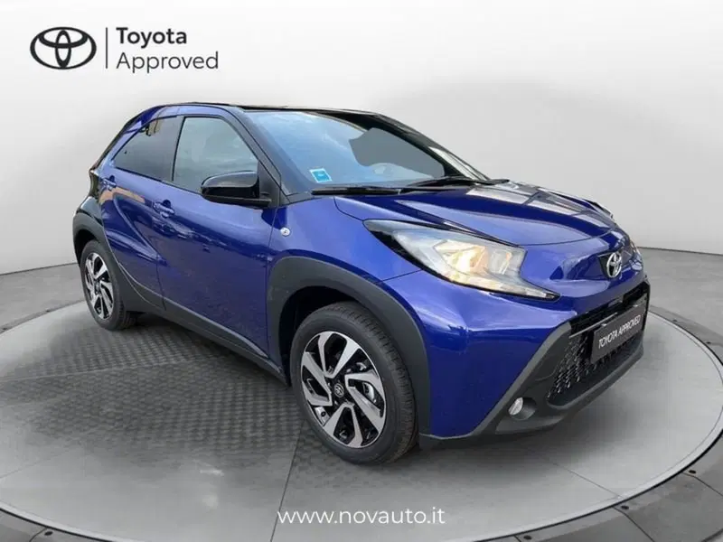 Toyota Aygo X nuova a Varese (3)