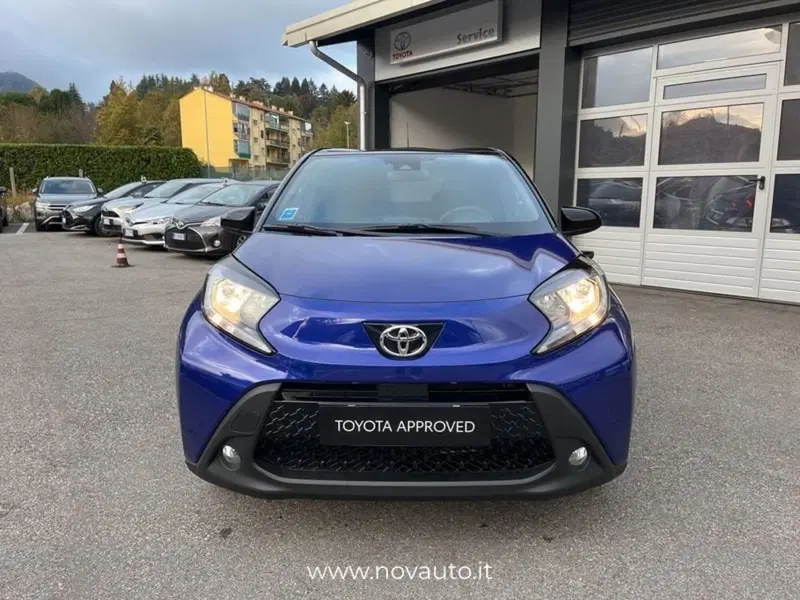 Toyota Aygo X nuova a Varese (7)