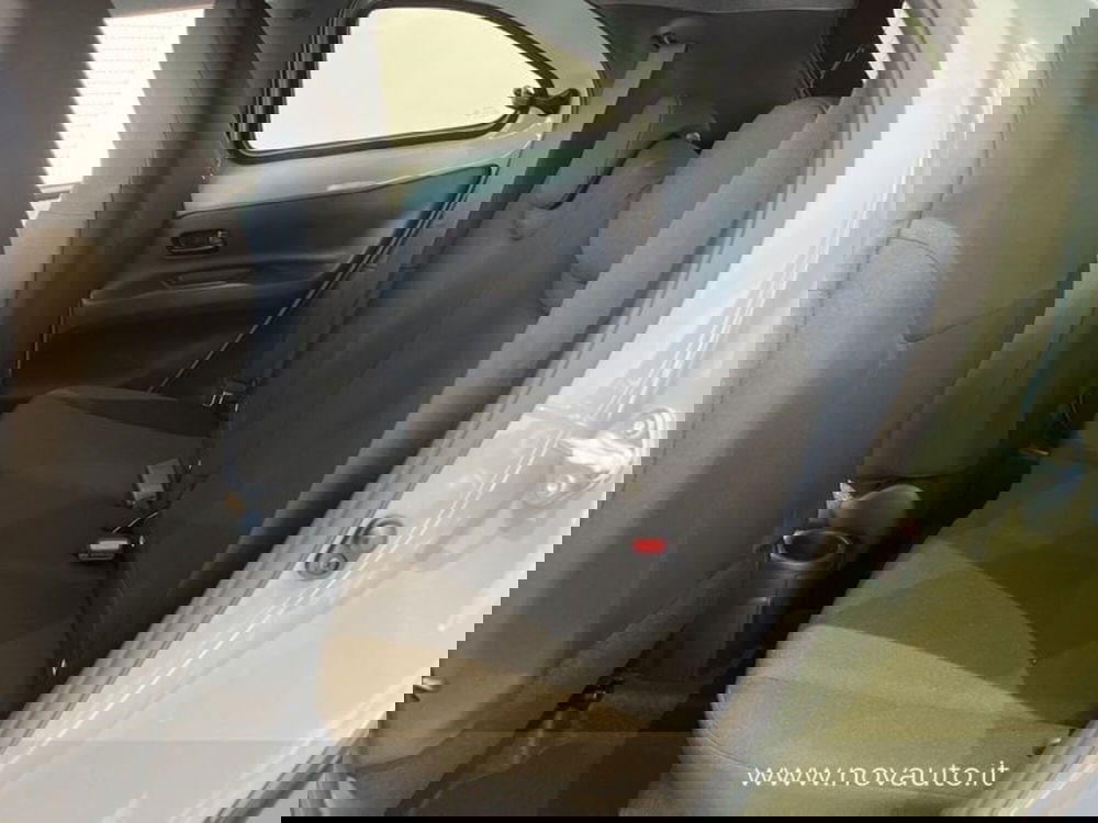 Toyota Aygo X nuova a Varese (18)