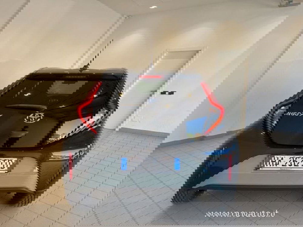 Toyota Aygo X nuova a Varese (8)