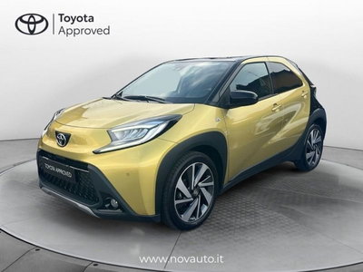 Toyota Aygo X 1.0 Lounge 72cv s-cvt del 2023 usata a Varese