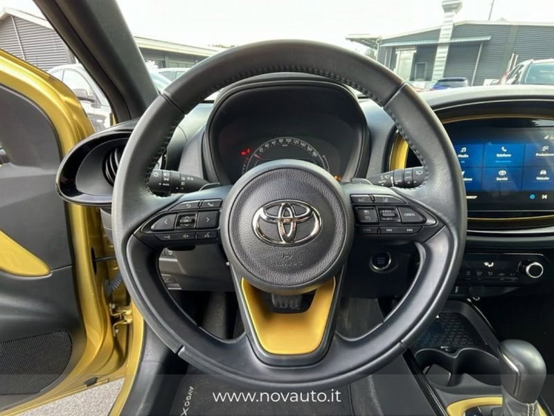 Toyota Aygo X usata a Varese (14)