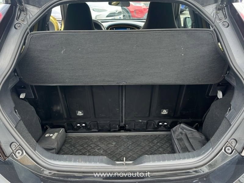 Toyota Aygo X usata a Varese (20)