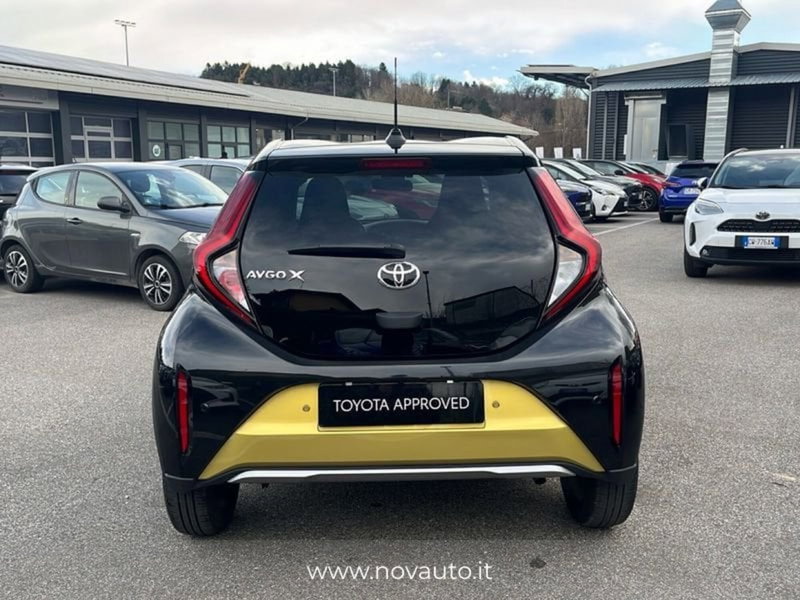 Toyota Aygo X usata a Varese (9)