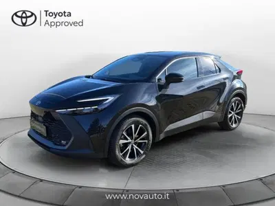 Toyota Toyota C-HR 2.0 phev Trend fwd e-cvt del 2025 usata a Varese