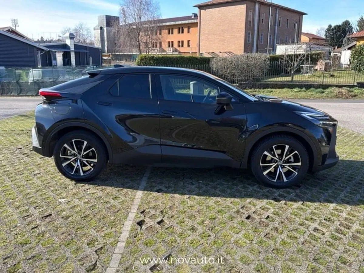 Toyota Toyota C-HR usata a Varese (6)