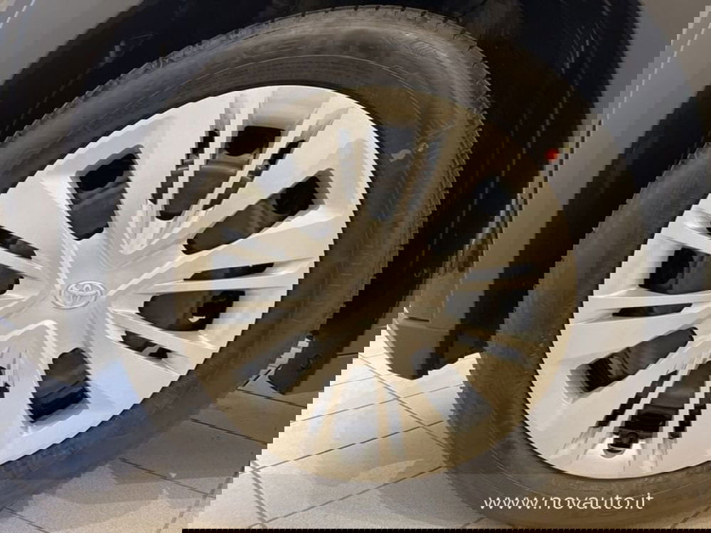 Toyota Aygo X nuova a Varese (10)