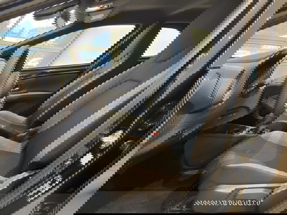 Toyota Aygo X nuova a Varese (12)