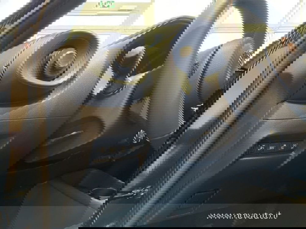 Toyota Aygo X nuova a Varese (13)