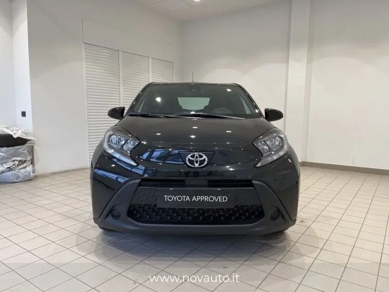 Toyota Aygo X nuova a Varese (7)