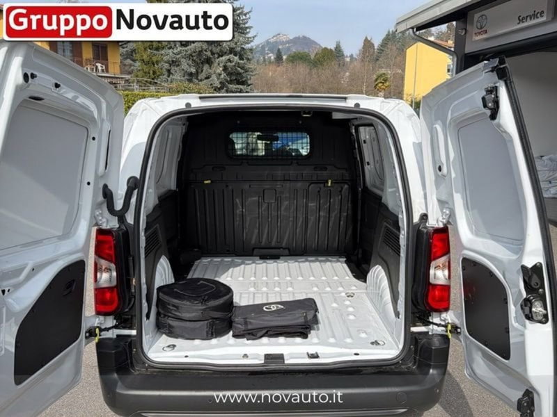 Toyota Proace City Electric usata a Varese (11)