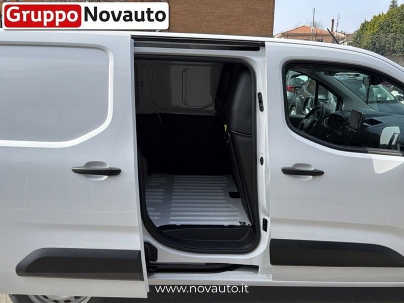 Toyota Proace City Electric usata a Varese (12)