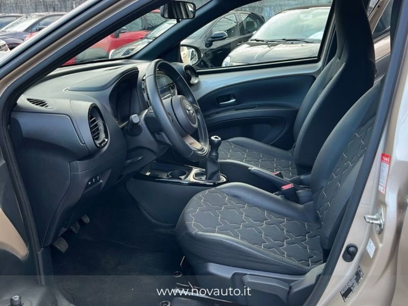 Toyota Aygo X usata a Varese (11)