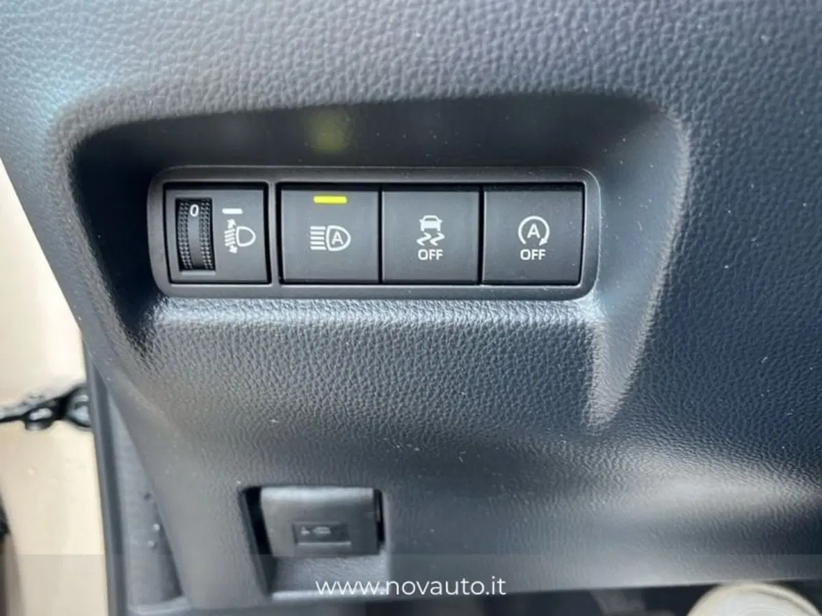 Toyota Aygo X usata a Varese (12)
