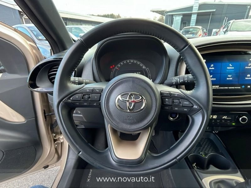 Toyota Aygo X usata a Varese (14)