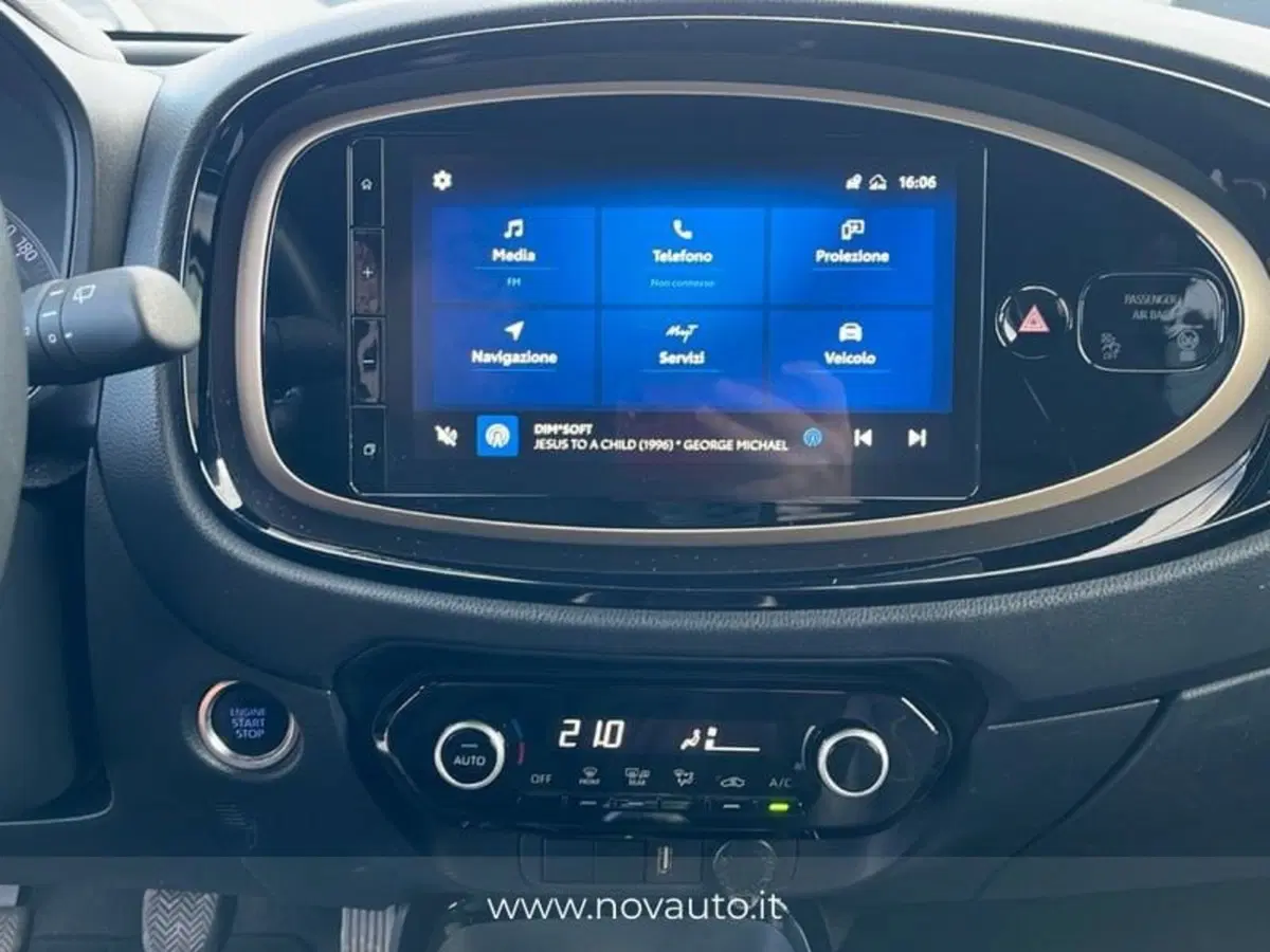 Toyota Aygo X usata a Varese (16)