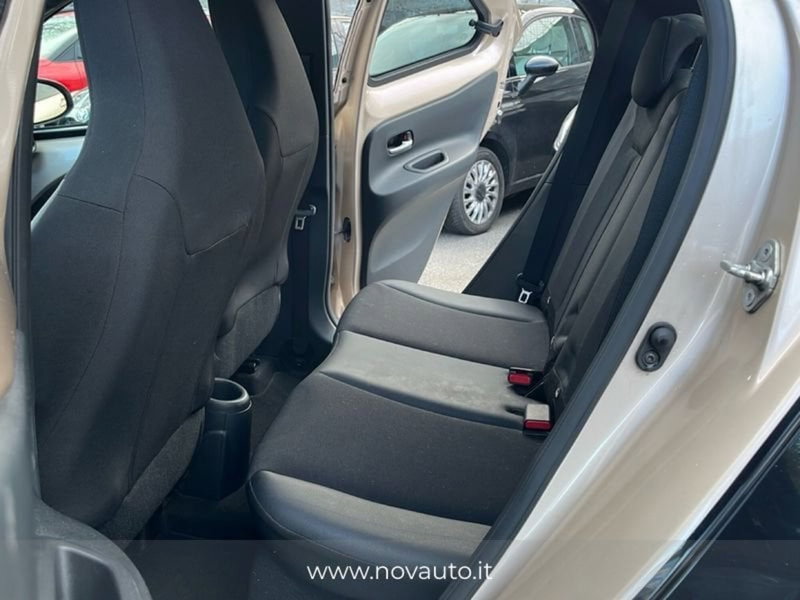 Toyota Aygo X usata a Varese (19)