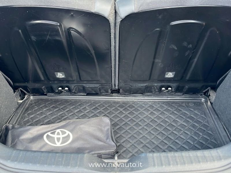 Toyota Aygo X usata a Varese (20)