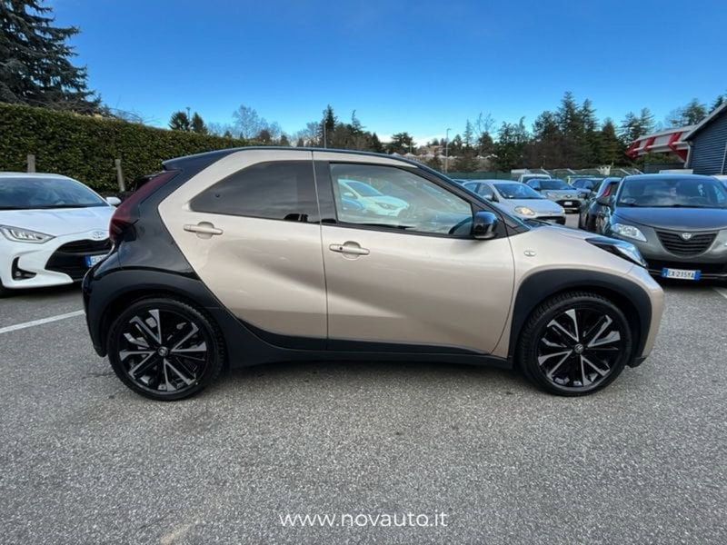Toyota Aygo X usata a Varese (8)