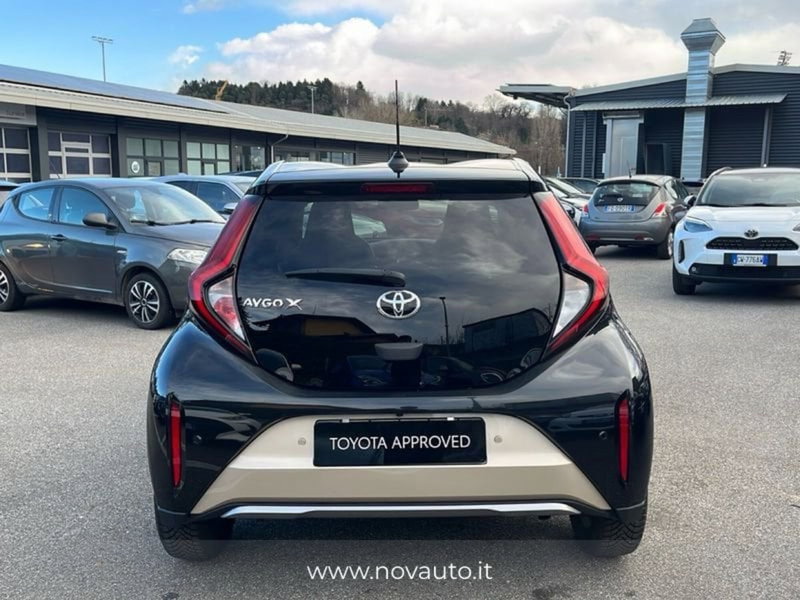 Toyota Aygo X usata a Varese (9)