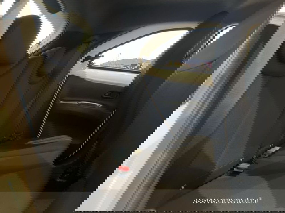 Toyota Aygo X nuova a Varese (19)