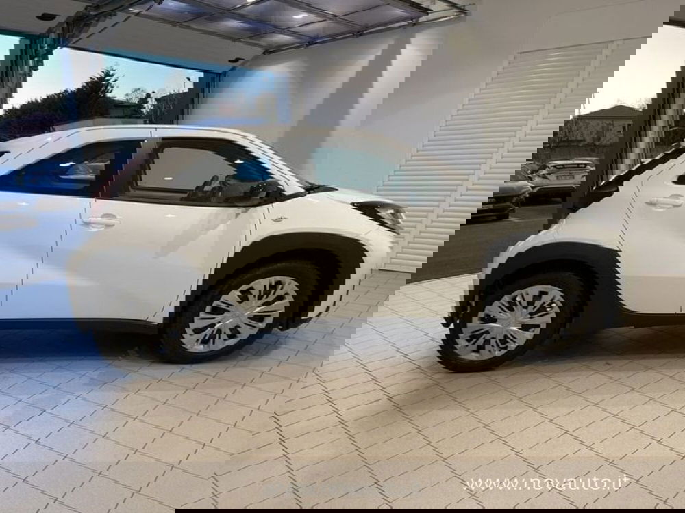 Toyota Aygo X nuova a Varese (6)