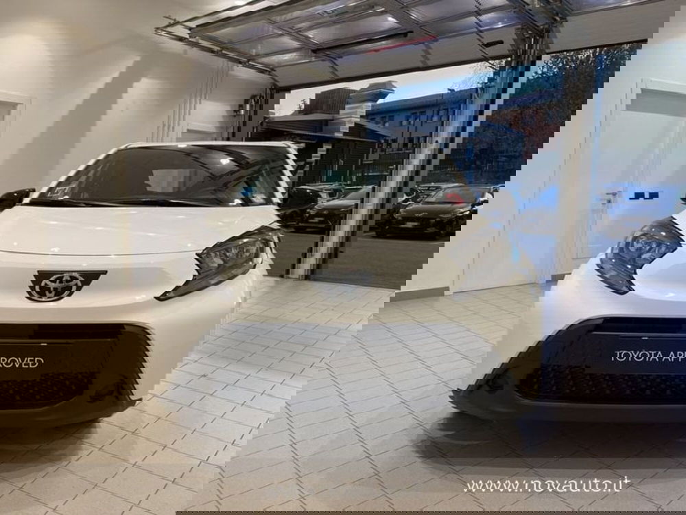 Toyota Aygo X nuova a Varese (7)