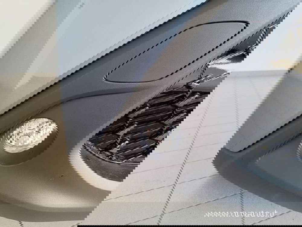 Toyota Aygo X nuova a Varese (10)