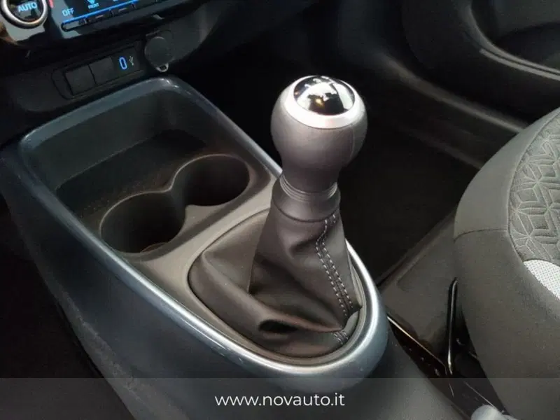 Toyota Aygo X nuova a Varese (18)