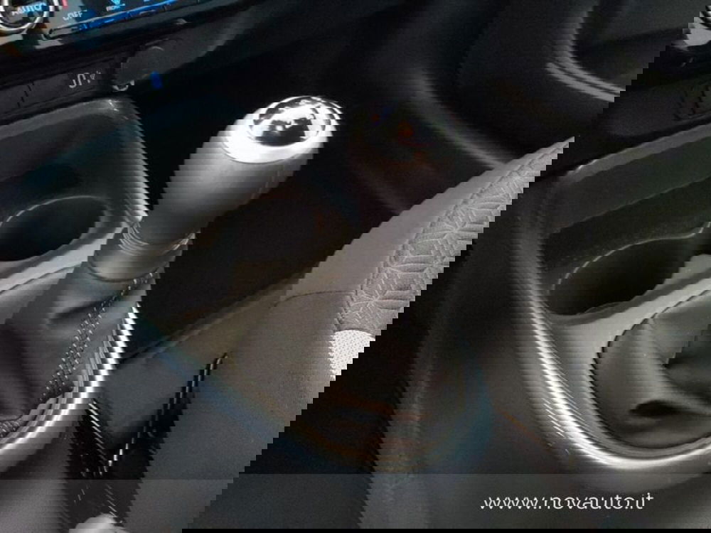 Toyota Aygo X nuova a Varese (18)