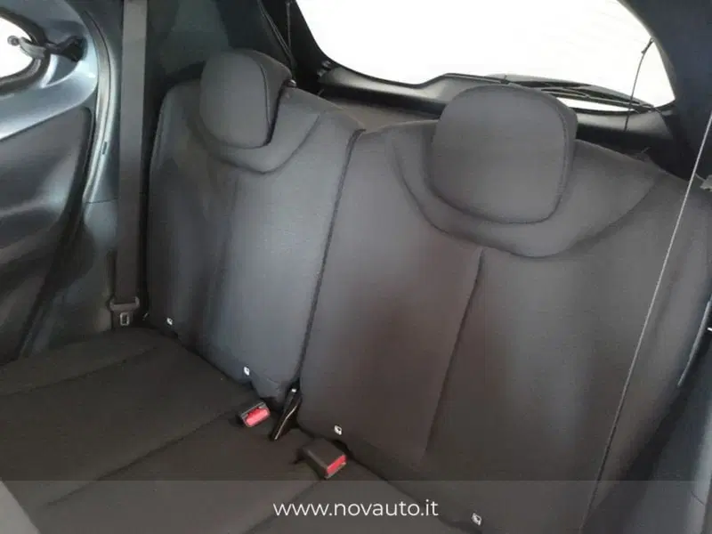 Toyota Aygo X nuova a Varese (19)