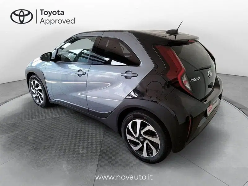 Toyota Aygo X nuova a Varese (2)