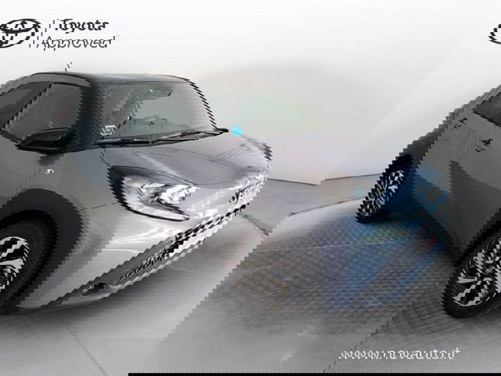 Toyota Aygo X nuova a Varese (4)