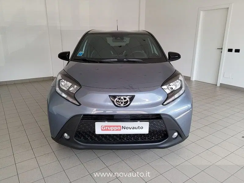 Toyota Aygo X nuova a Varese (5)
